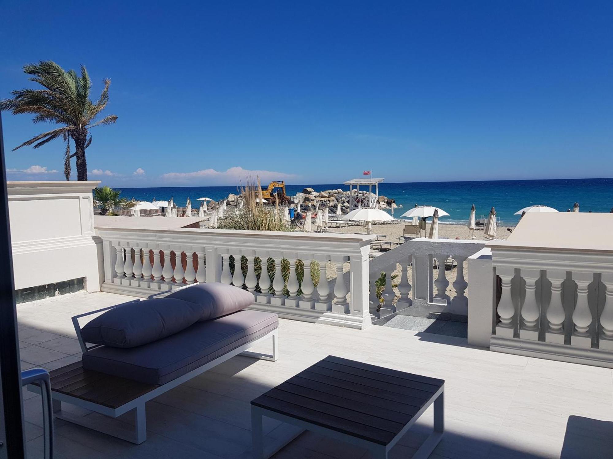 Blu Sea Apartments Pietra Ligure Kültér fotó