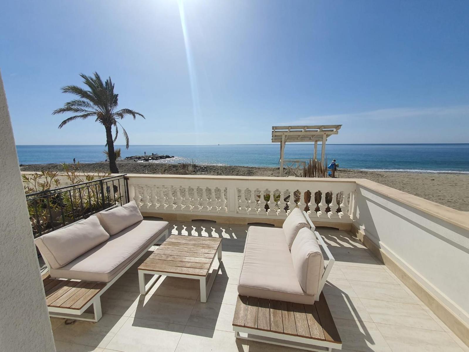 Blu Sea Apartments Pietra Ligure Kültér fotó